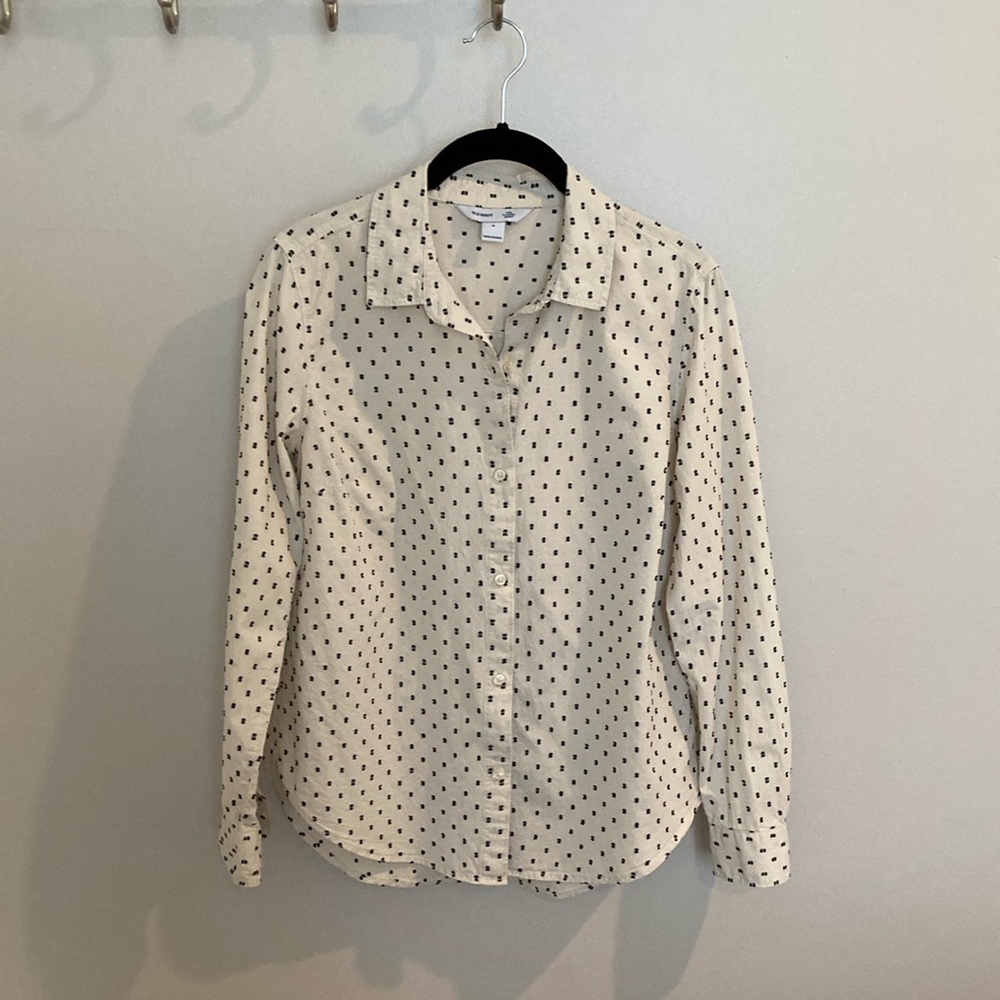 Old Navy classic shirt 🤍🖤 small